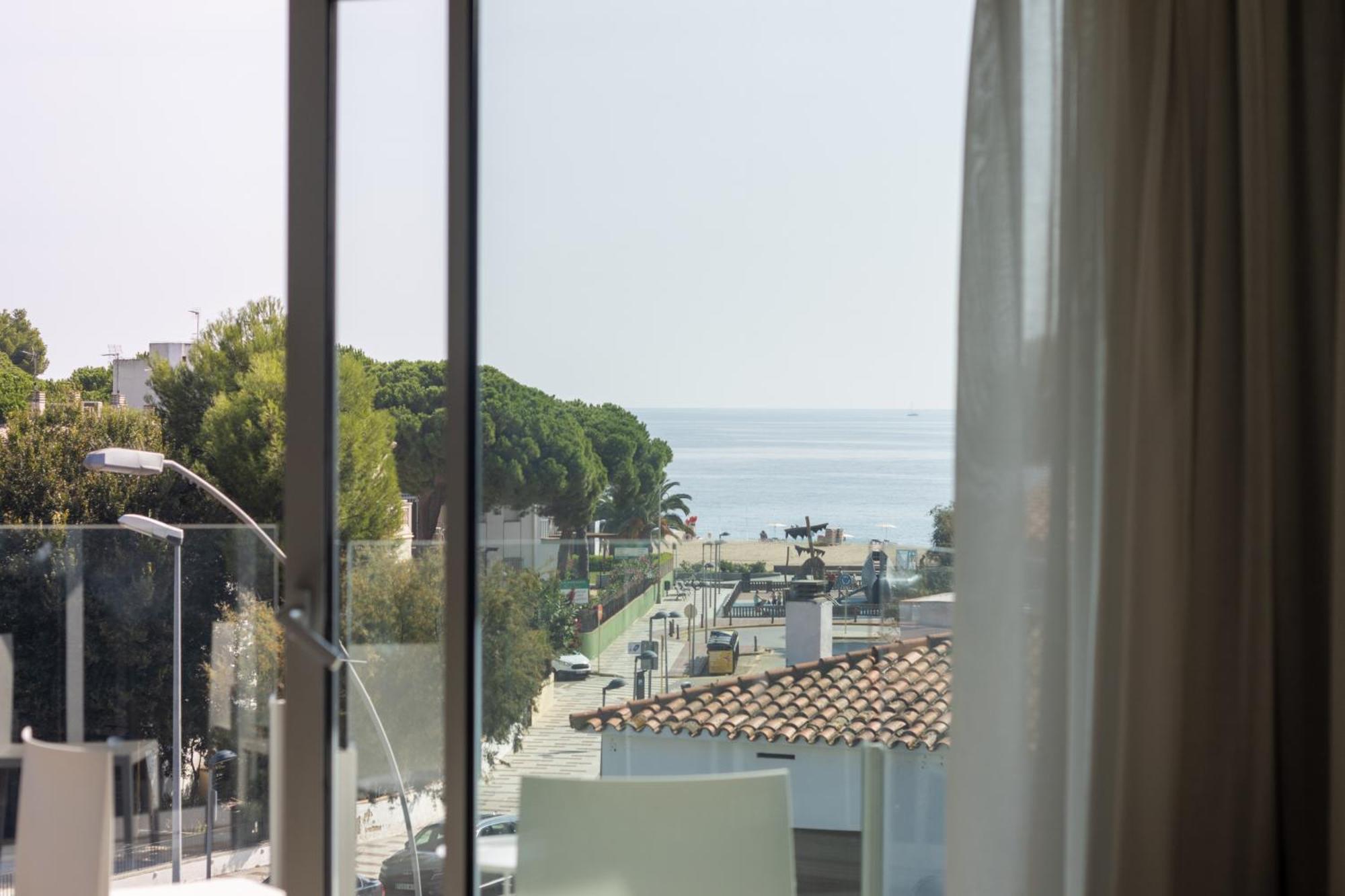 Daro Apartments プラヤ・デアロ エクステリア 写真